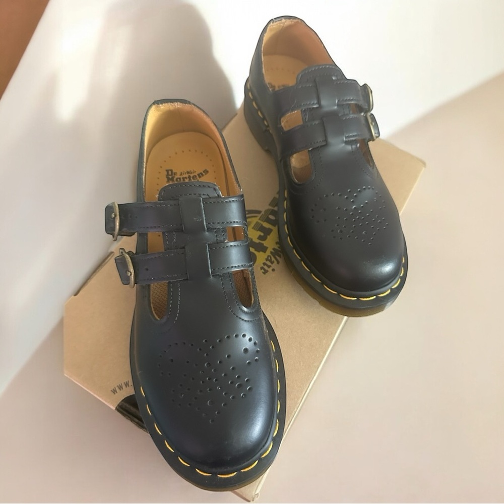 NWB Size 7 Dr. Martin Mary Jane’s